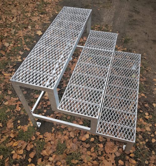 2.1 Stahltreppe 3 Stufen Freistehend