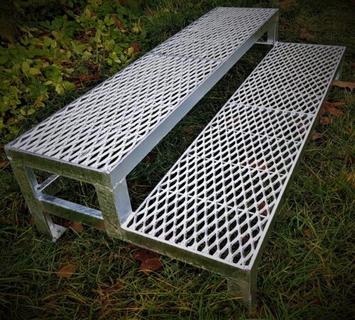 Stahltreppe 2 Stufen Freistehend