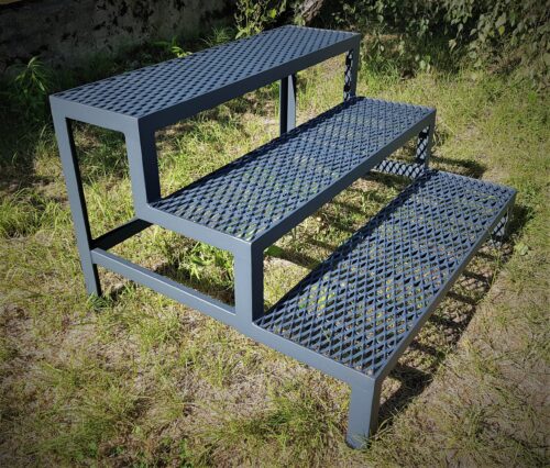 Stahltreppe 3 Stufen pulverbeschichtet