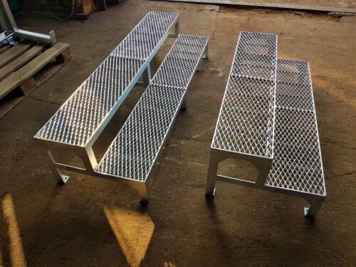 2 Stufen Stahl Freistehend verzinkt Rutschfest Außenbereich