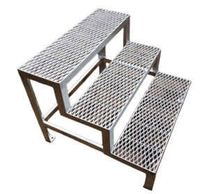 Stahltreppe 3 Stufen Außentreppe Metalltreppe verzinkt Rutschfest Perfekt für den Außenbereich