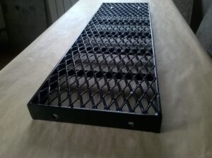 Treppenstufen Stahl Rutschfest Streckmetall verzinkt Anthrazit