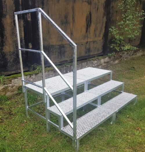 2 Stufen mit Podest Stahltreppe mit Geländer