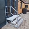 2 Stufen mit Podest Stahltreppe mit Geländer