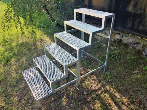 014 Stahltreppe 6 Stufen Freistehend