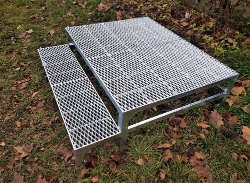 08042022_07 Stahltreppe 1 Stufen mit Podest