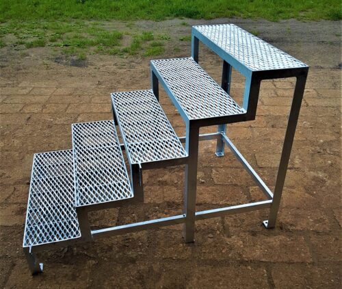 Außentreppe Stahltreppe 5 Stufen verzinkt Rutschfest