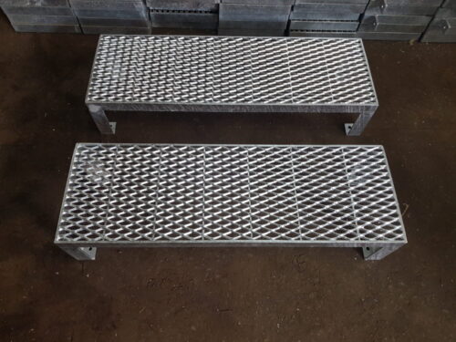 Stahltreppe 1 Stufen Freistehend