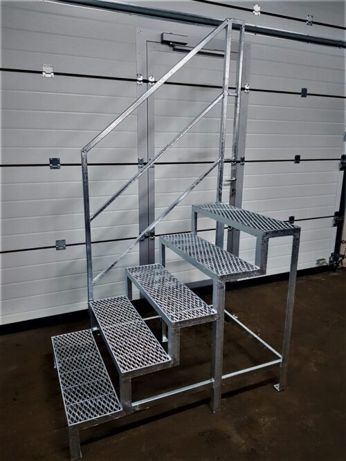 Stahltreppe 5 Stufen mit Geländer