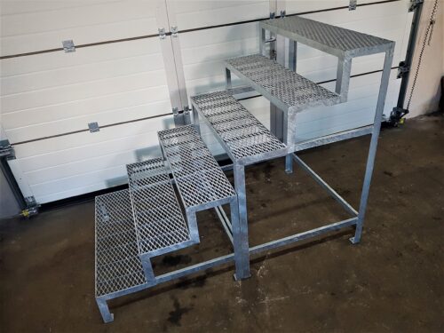 20220120_095500(1) Stahltreppe 6 Stufen Freistehend