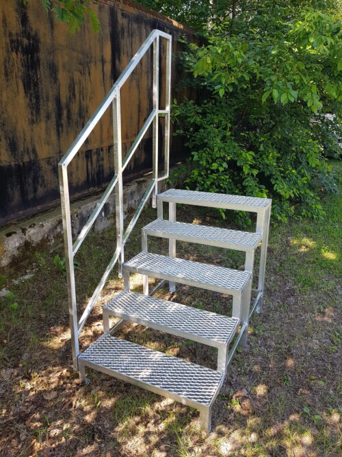 Stahltreppe 5 Stufen mit Geländer