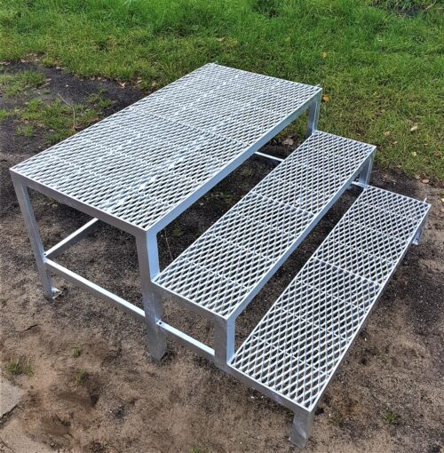 Stahltreppe 2 Stufen mit Podest