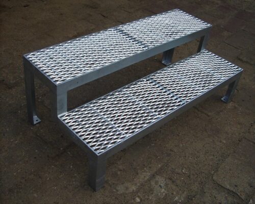 Stahltreppe 2 Stufen Freistehend