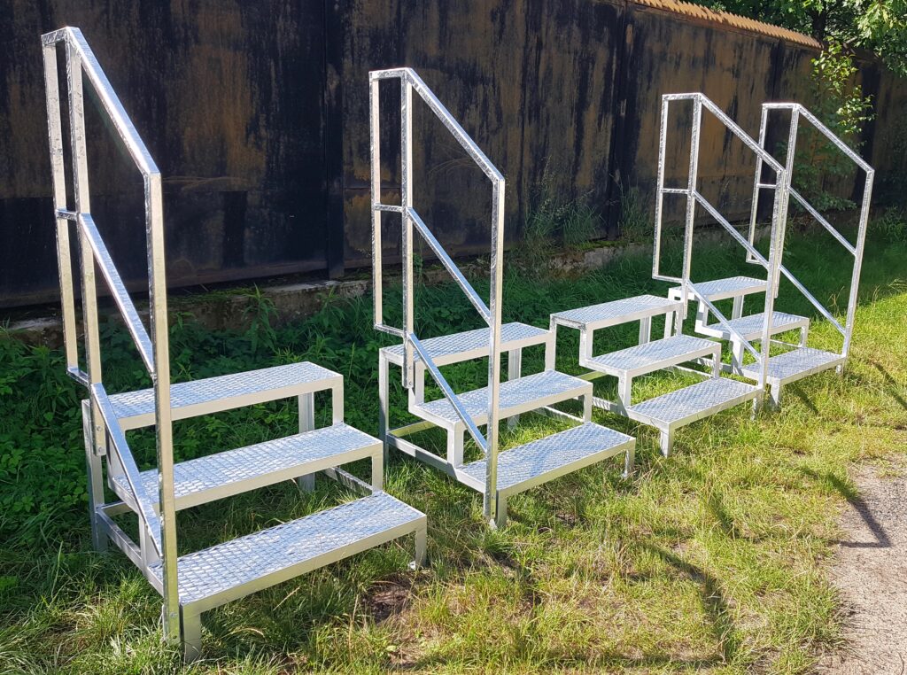 Stahltreppe Außentreppe verzinkt Rutschfest