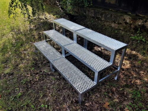 Stahltreppe_Außentreppe_3_Stufen Metalltreppe 3 Stufen verzinkt Industrietreppen Terrassentreppe Rutschfest