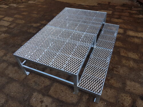 Podesttreppe 1 Stufen Außentreppe Metalltreppe Rutschfest verzinkt Außenbereich